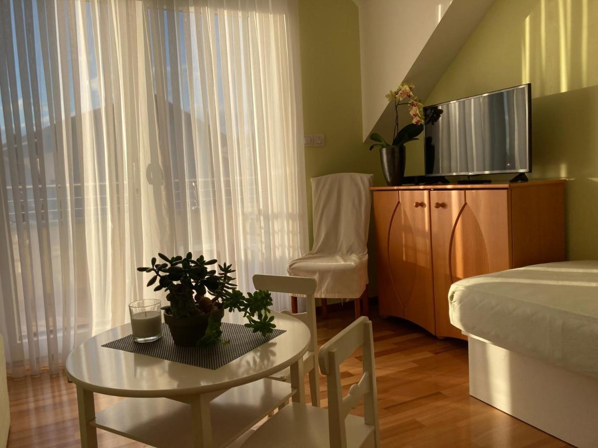 Natasha'S Garden House Apartment Dol pri Ljubljani Exterior photo